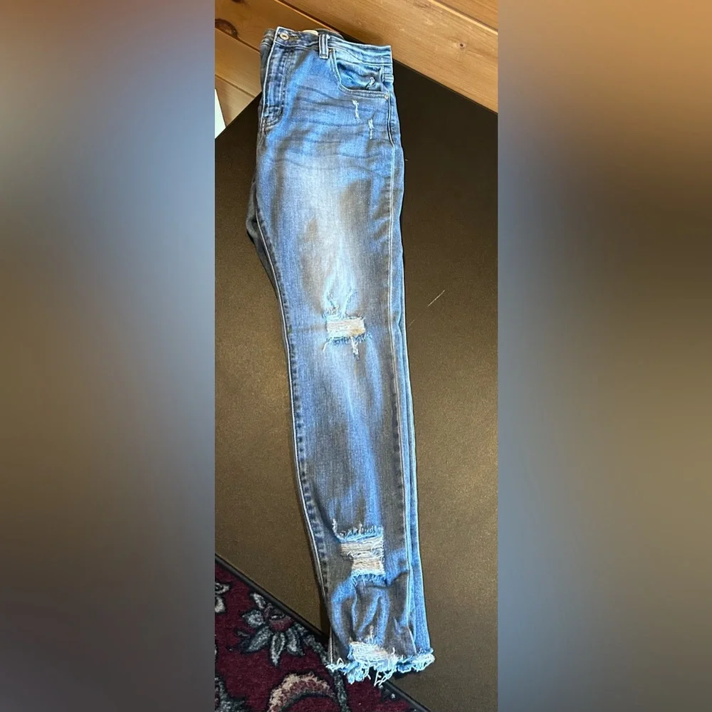 Women’s Kancan Distressed Jeans - Picture 6 of 6
